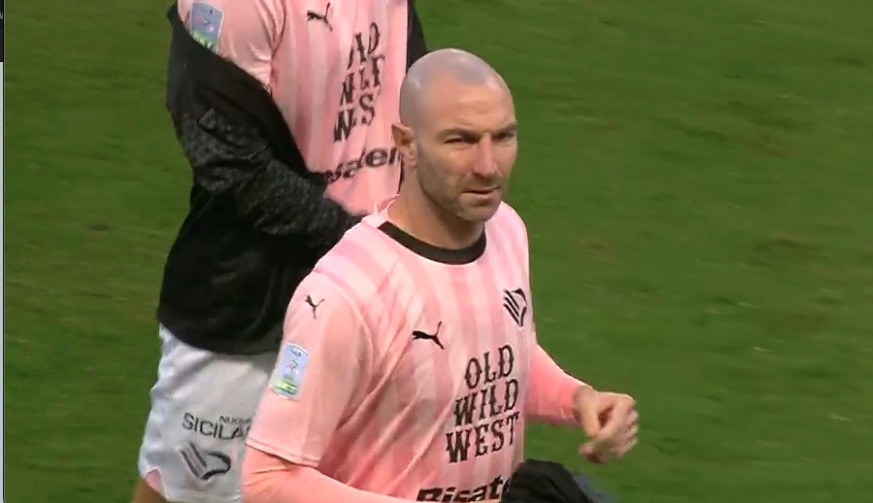 euroPAfcs's tweet photo. ๐ฆ
๐ช #Match #begins #ParmaPalermo #SerieBKT #ParPal #GoEeagles #ForzaPalermo #PinkBlack #Rosanero #Supporters #siamoaquile ๐๐ค https://t.co/FPqLfYyw69