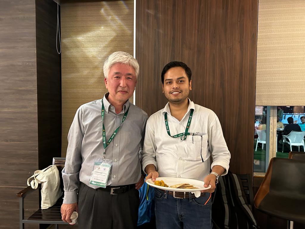 mRNjit's tweet photo. Always a joy to meet beautiful minds in the scientific realm, and the joy multiplies when reconnecting with esteemed figures from the past. Wonderful encounter with Prof. Taketsugu, @ICReDDconnect @HokkaidoUni at #TCS2023 @iitmadras! 🌐🧠 https://t.co/jHOSUVmJ7c