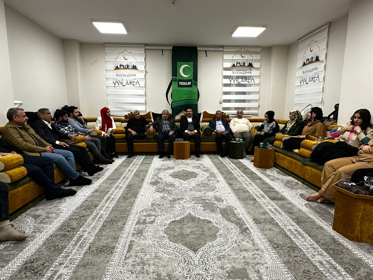YesilayUrfa's tweet photo. Yeşilay Şanlıurfa Şubesi olarak sahada çalışan Üye ve Gönüllülerimiz ile düzenlediğimiz kaynaşma programında bir araya geldik. Faaliyetlerimiz, eğitimlerimiz ve projelerimiz hakkında bilgilendirme yaptık.
@1920yesilay 
@hasansildak https://t.co/iRClqWLryC