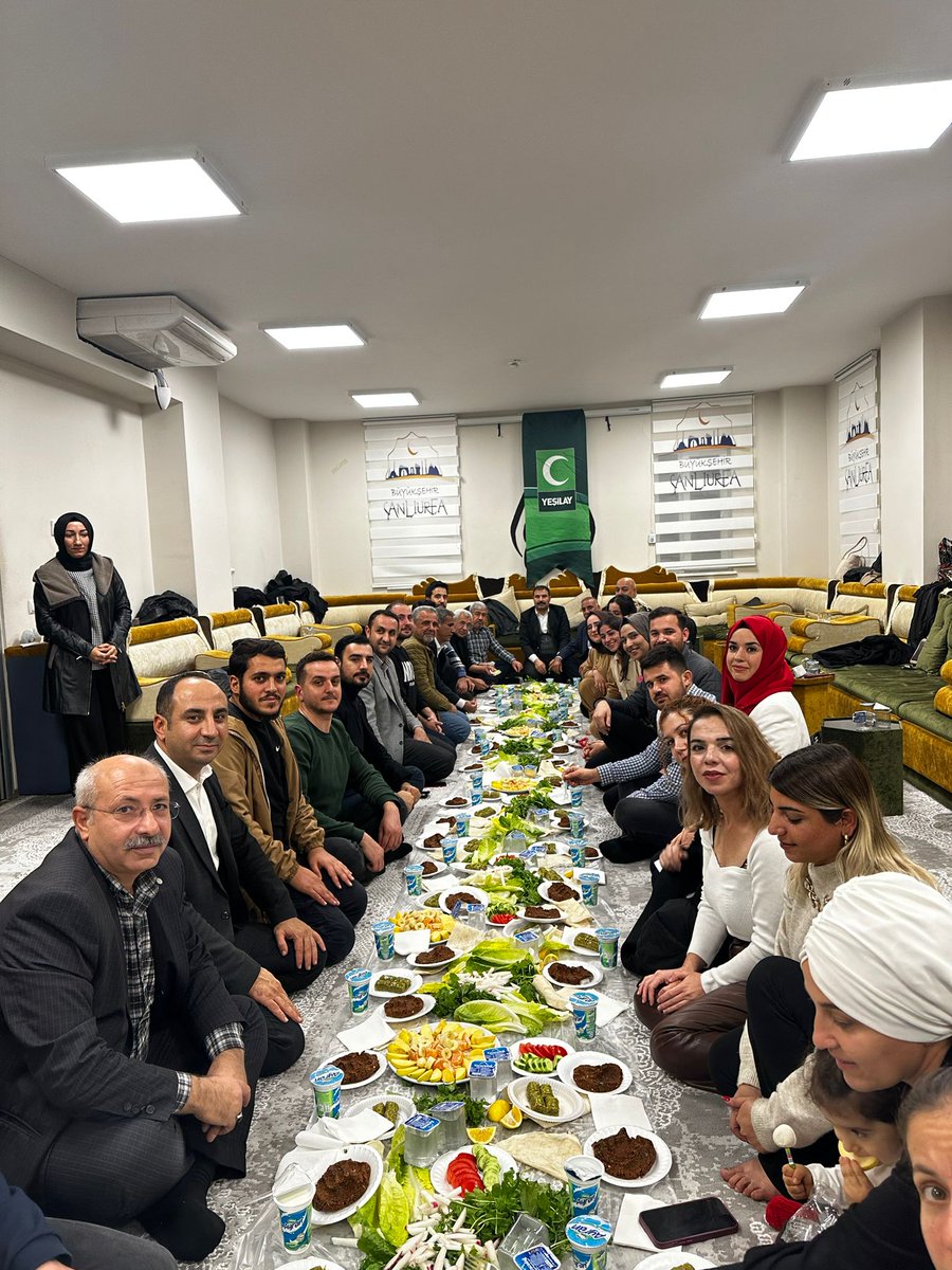 YesilayUrfa's tweet photo. Yeşilay Şanlıurfa Şubesi olarak sahada çalışan Üye ve Gönüllülerimiz ile düzenlediğimiz kaynaşma programında bir araya geldik. Faaliyetlerimiz, eğitimlerimiz ve projelerimiz hakkında bilgilendirme yaptık.
@1920yesilay 
@hasansildak https://t.co/iRClqWLryC