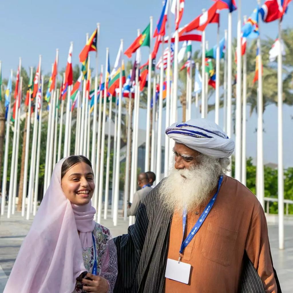 Soumena9's tweet photo. @SadhguruJV @mariammalmheiri @cpsavesoil https://t.co/ruHrMVXl2O