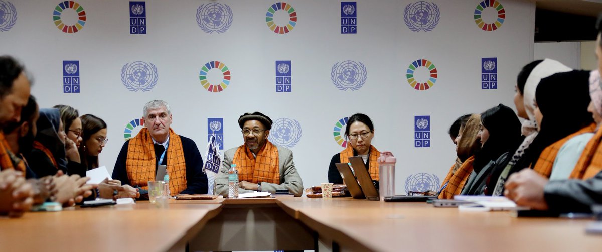 sarodriques's tweet photo. Today all our staff @UNDPaf marked #HumanRightsDay. A key message in Afghanistan- ”Human rights are women's rights, and women’s rights are human rights". We continue to stand with all Afghan women and girls. #UDHR75 #Equality #16DaysOfActivism #OrangeTheDay https://t.co/jPtT62ln5v