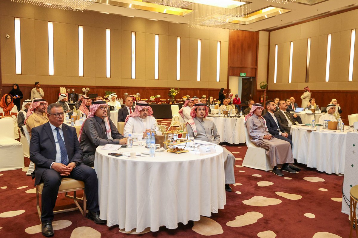 FaidBaladia's tweet photo. شارك رئيس #بلدية_مدينة_فيد م/رائد بن فهيد الشمري ورشة العمل الرابعة والختامية لاعداد خطة إدارة مواقع درب زبيدة الاثري التي تقيمها #هيئة_التراث بحضور سعادة وكيل #إمارة_منطقة_حائل و عدد من المسؤولين من داخل وخارج المنطقة

#إمارة_منطقة_حائل
#امانة_منطقة_حائل
#بلدية_مدينة_فيد https://t.co/TDc3ddzXCW