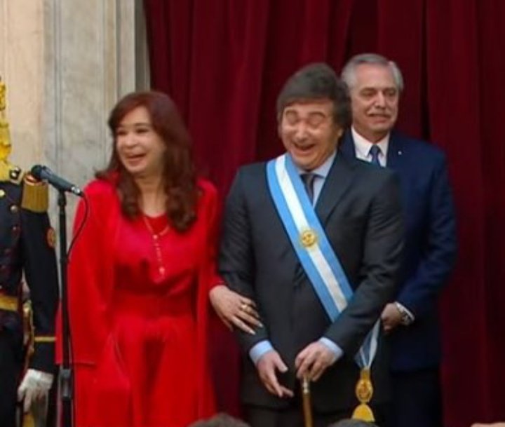 *Un chino se come un murciélago*
La linea temporal: