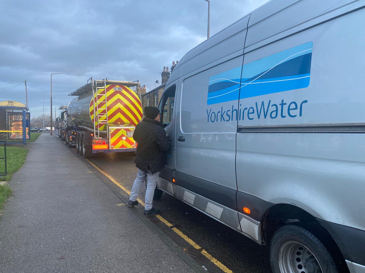 Martin4Central's tweet photo. UPDATE: Tankers at Silkstone pub. Yorkshire Water have sent tankers to pump water into the mains. They will continue to send tankers until pressure has built up in mains. Throughout night if necessary. https://t.co/Mbzz2C2HVY