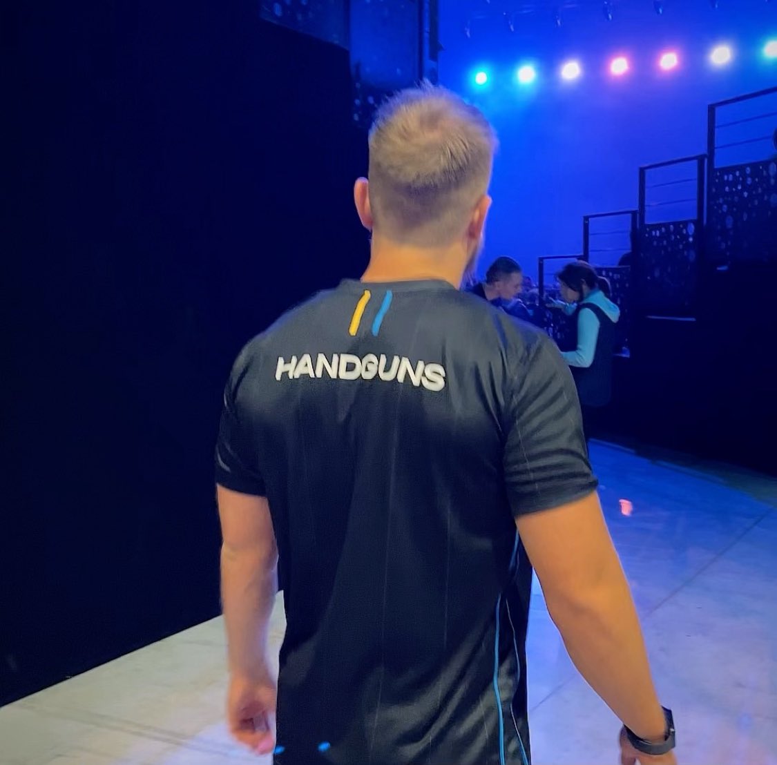 Trop mega heureux pour mes bros <a href="/SolaryTV/">Solary</a> qui gagnent enfin les Masters. Vous êtes des légendes et méritez tout ça, surtout mon bro <a href="/Natsudoku_/">SLY Natsudoku</a> t’as jamais rien laché ♥️
Trop fier de porter le maillot et de crier pour l’équipe 🥹