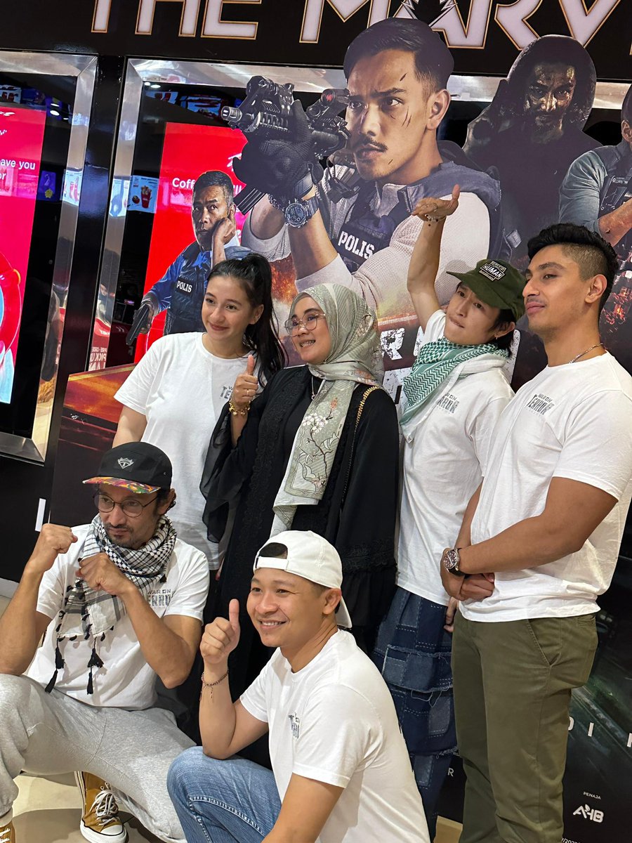 GSC_Movies's tweet photo. Terima kasih warga Lembah Klang yang hadir sapot! Itβs a wrap for Jelajah War On Terror: KL Anarki! π€© Teruskan menyokong dan tengok di pawagam skrg guys! π₯
#WarOnTerrorKLAnarki #WOTKLAnarki #SapotFilemLokal #GSCMovies https://t.co/7TYoB9mj8i