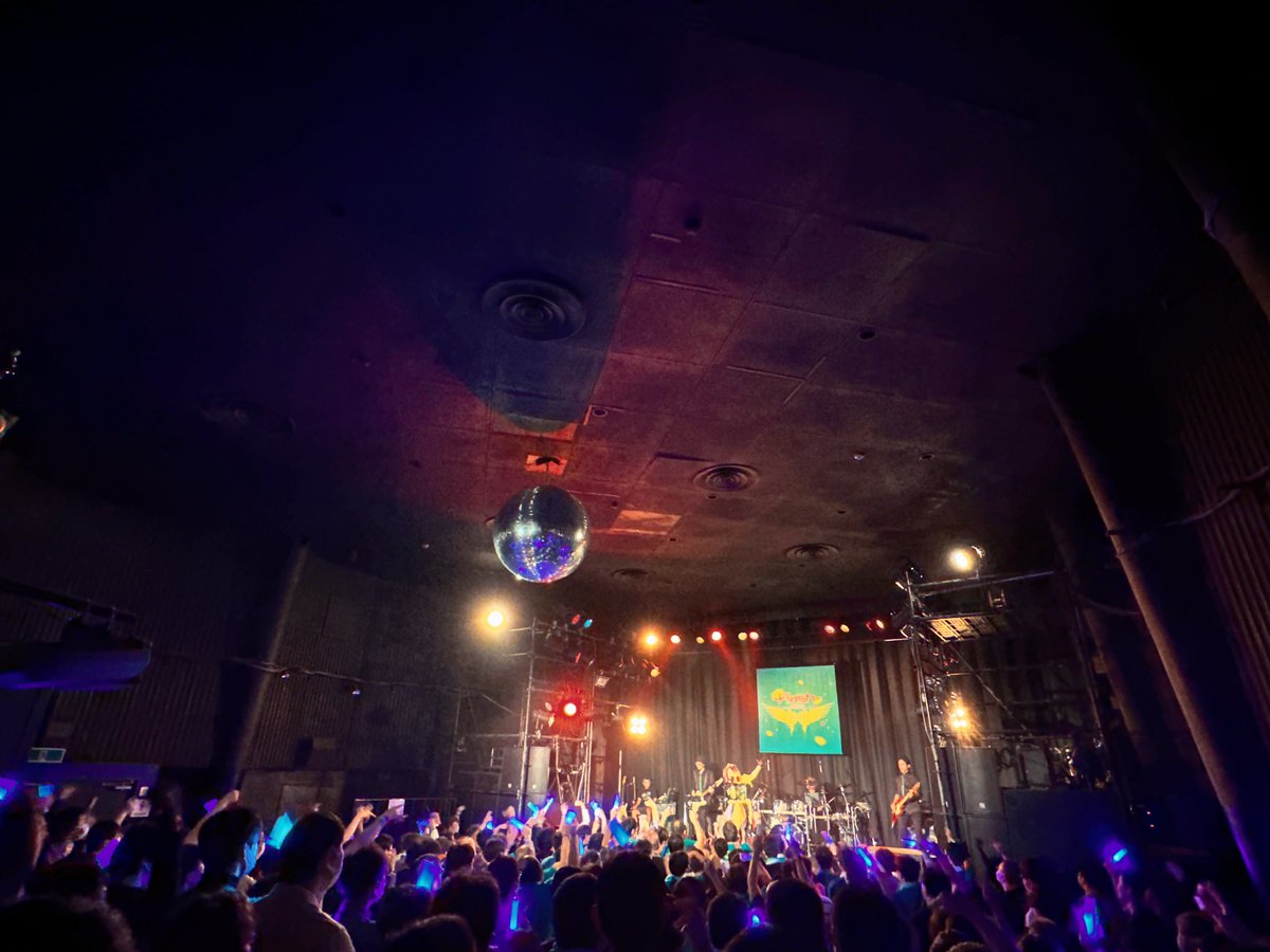KOTOKO_Dwarf's tweet photo. Flashファイナル、岐阜公演、無事終了しました〜！
超超超盛り上がったね！みんなの汗と笑顔がキラッキラで、星空にいるみたいだった！
みんなと作った最高の景色！宝ものです！本当に本当にありがとう✨

#KOTOKO20thツアー 
#47SKY #Flash https://t.co/amNQymkQxz