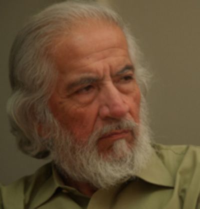 riquelmeopazo's tweet photo. Una verdad que nos duele a todos:

Gabriel Salazar:  "La delincuencia es consecuencia del modelo neoliberal. 
¿Cuál es la esencia de ese modelo en Chile? El trabajo precario. 
¿Qué significa? El trabajo temporal". https://t.co/JalJUJk4Li