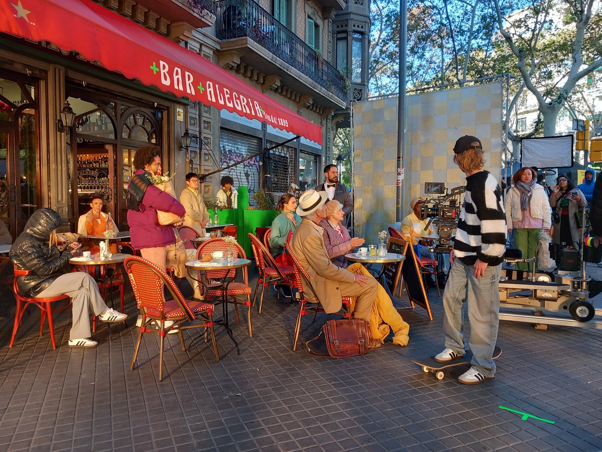 Al barri estem de rodatge.
#SantAntoni #EsquerraEixample #Barcelona