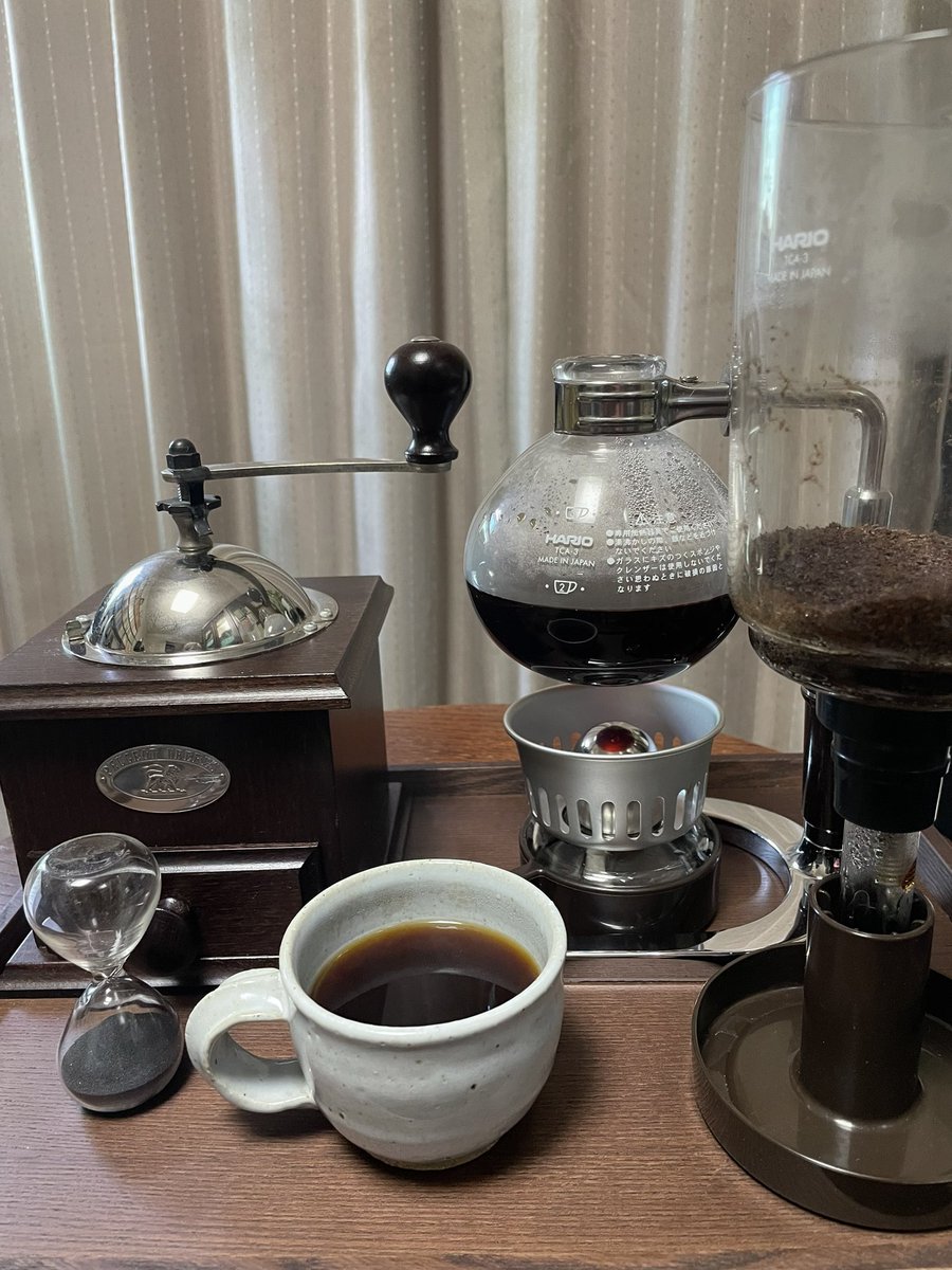 maniackid_'s tweet photo. 寒いので終日引きこもり自主練。飽きたら久々にコーヒーを淹れる。インスタントの30倍めんどくさいけどインスタントの30倍美味しい。アナログな1日。 https://t.co/seIycSC5Sz