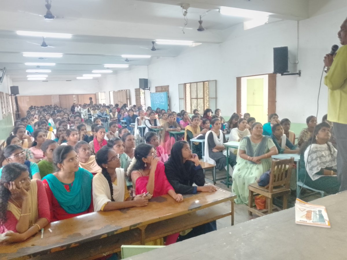 MyJesuraj's tweet photo. 250 students have participated in the entrance exam for free TNPSC group IV coaching. Thanks https://t.co/NrXSjoZ9LX