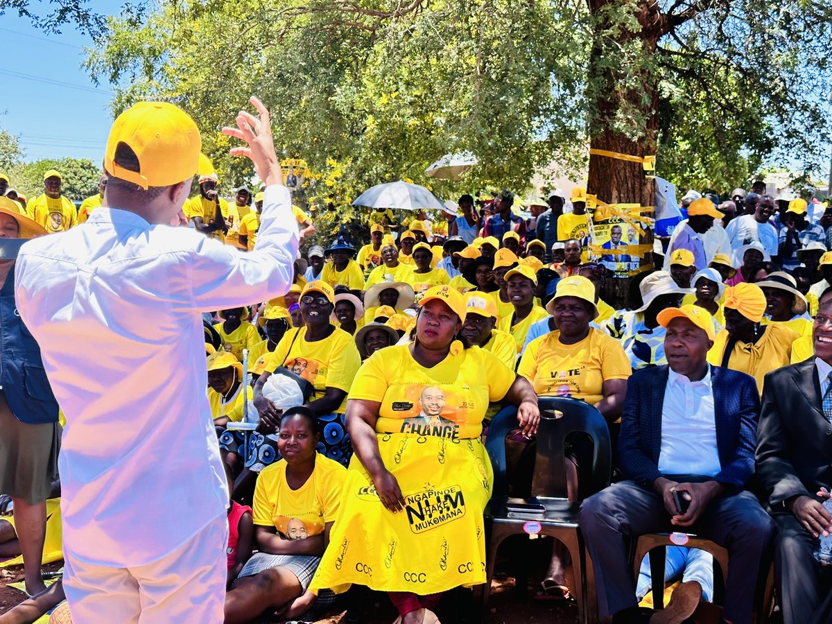 Cde_Ostallos's tweet photo. Just finished addressing a jovial crowd of CCC hopefuls in Nketa constituency. 
The rhythm from the ground projects a Citizens victory on the 9th. We are extremely thankful to these dedicated drivers of Change in this part of the country. Bulawayo we are humbled🙏🏽 https://t.co/GT9zsOsZXO