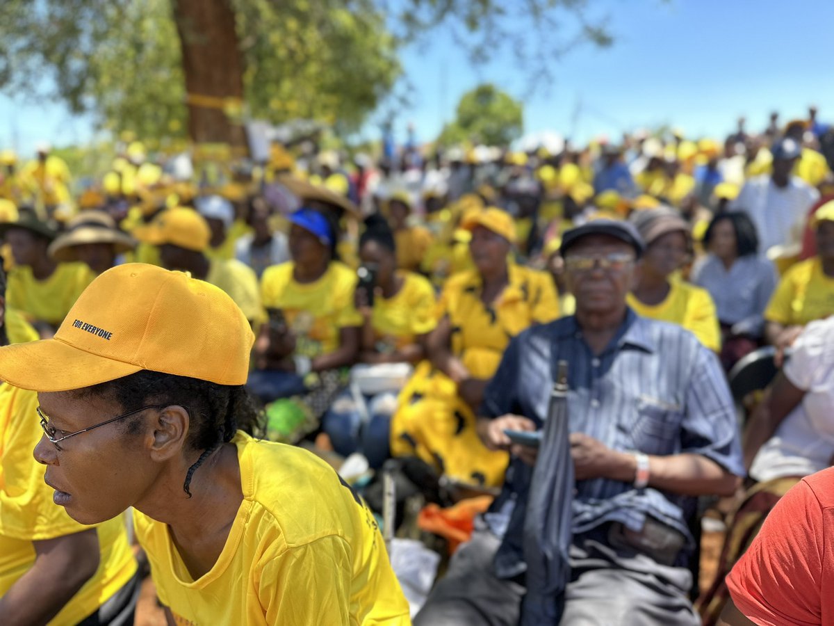 Cde_Ostallos's tweet photo. Just finished addressing a jovial crowd of CCC hopefuls in Nketa constituency. 
The rhythm from the ground projects a Citizens victory on the 9th. We are extremely thankful to these dedicated drivers of Change in this part of the country. Bulawayo we are humbled🙏🏽 https://t.co/GT9zsOsZXO