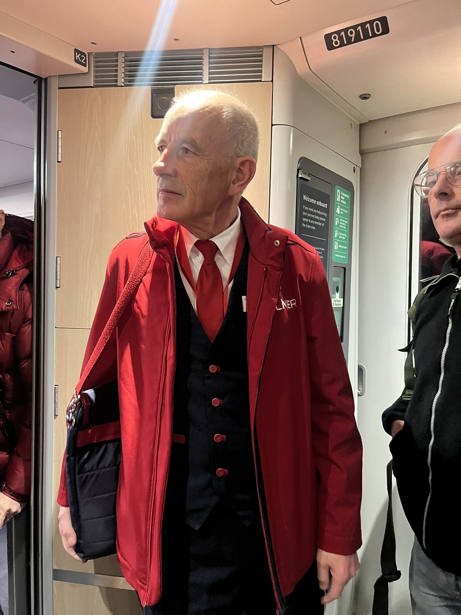 NE_Solicitor's tweet photo. @LNER - this is David. He's a superstar. He single-handedly made your customers' journey on 30/11/23  to Edinburgh. Caring, funny, incredibly good at his job. What an employee. Look after him ❤️ https://t.co/U6y1emRZAt