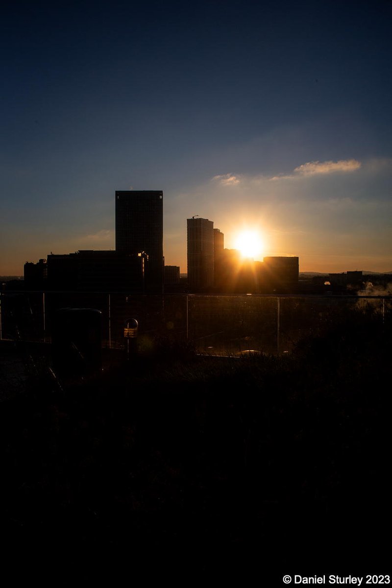 Daniel_Sturley's tweet image. #Birmingham UK, a #monolithic scene just before #sunset of The Mercian, Bank Towers and @Brindleyplace 😎
#BirminghamWeAre #FullColourNoFear
