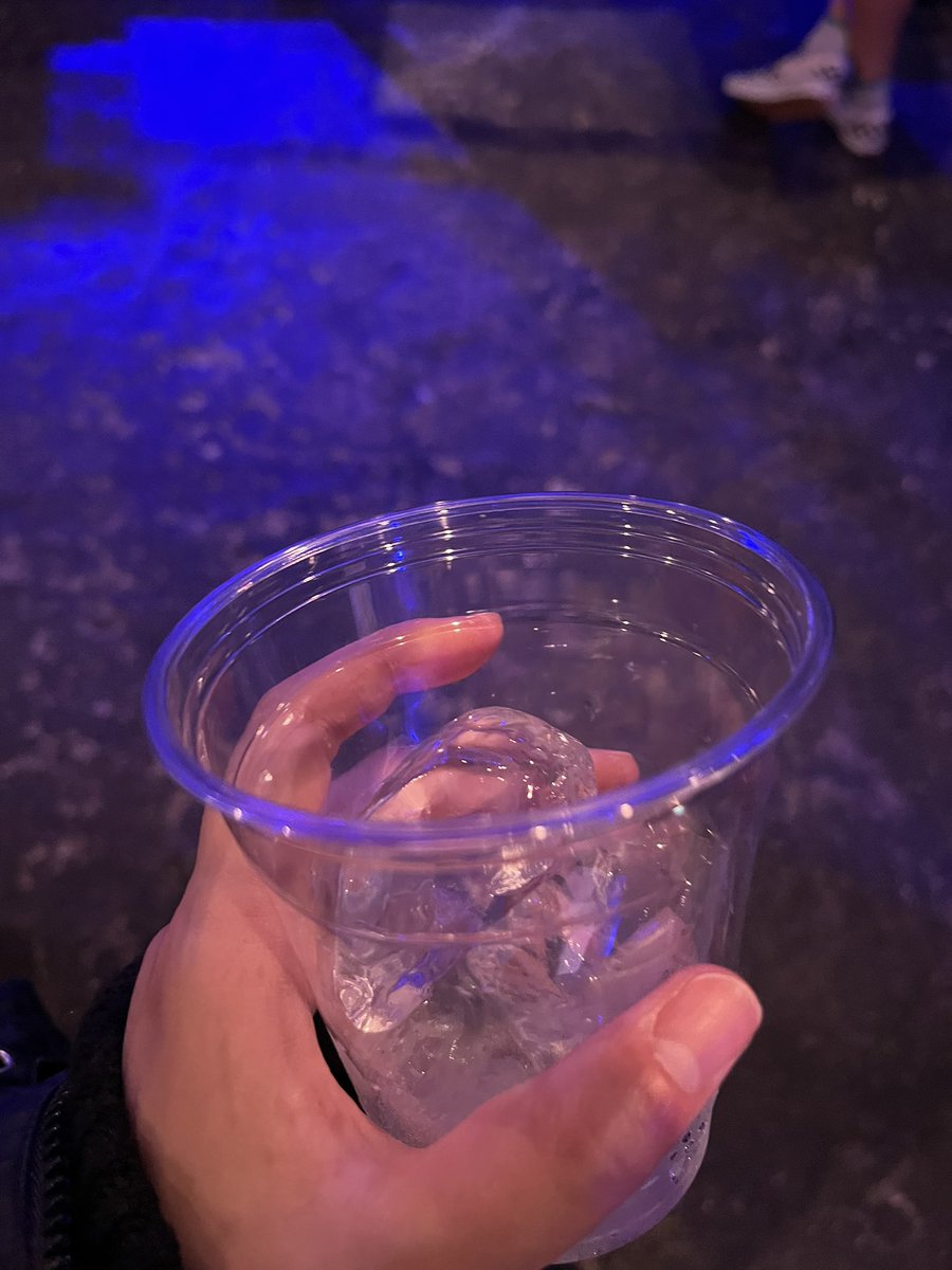 namakeieimono's tweet image. 行ってきたどぉおお! (今お店開きました！)

#イチブンノヨン のかんたくんがお店に来てくれた事があって初生音聴きに❤️‍🔥
#ハシグチカナデリヤ さんと #NEVERFADE さんも初体験❣️
みんないい音だったなぁー。いつもより酒進んだ

お店営業の関係で #鴉 さん聞けなかった...生音はまたの機会に試みます😤