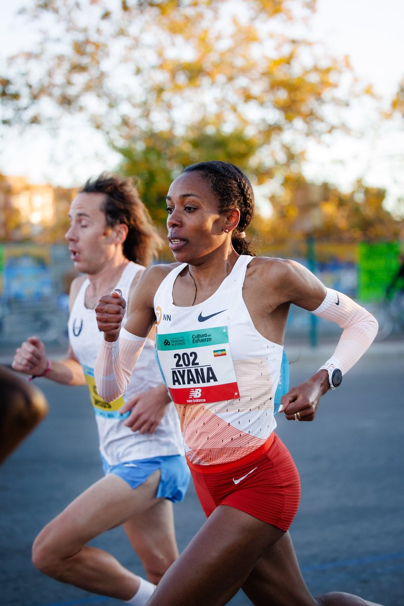 dsmfrunningteam's tweet photo. 𝐀𝐥𝐦𝐚𝐳 𝐀𝐲𝐚𝐧𝐚 runs an incredible personal best of 2:16:22 to finish second in the streets of Valencia today! 🦁

#Back2TheStreets #42KValencia https://t.co/n2qEUMiOPl
