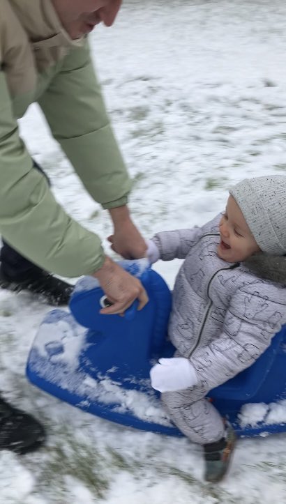 LFHighlands's tweet photo. Elliot and Alexander enjoyed their first play in the snow this morning! I hope you all wrap up and have fun ❄️ https://t.co/mzkiOwqPlW