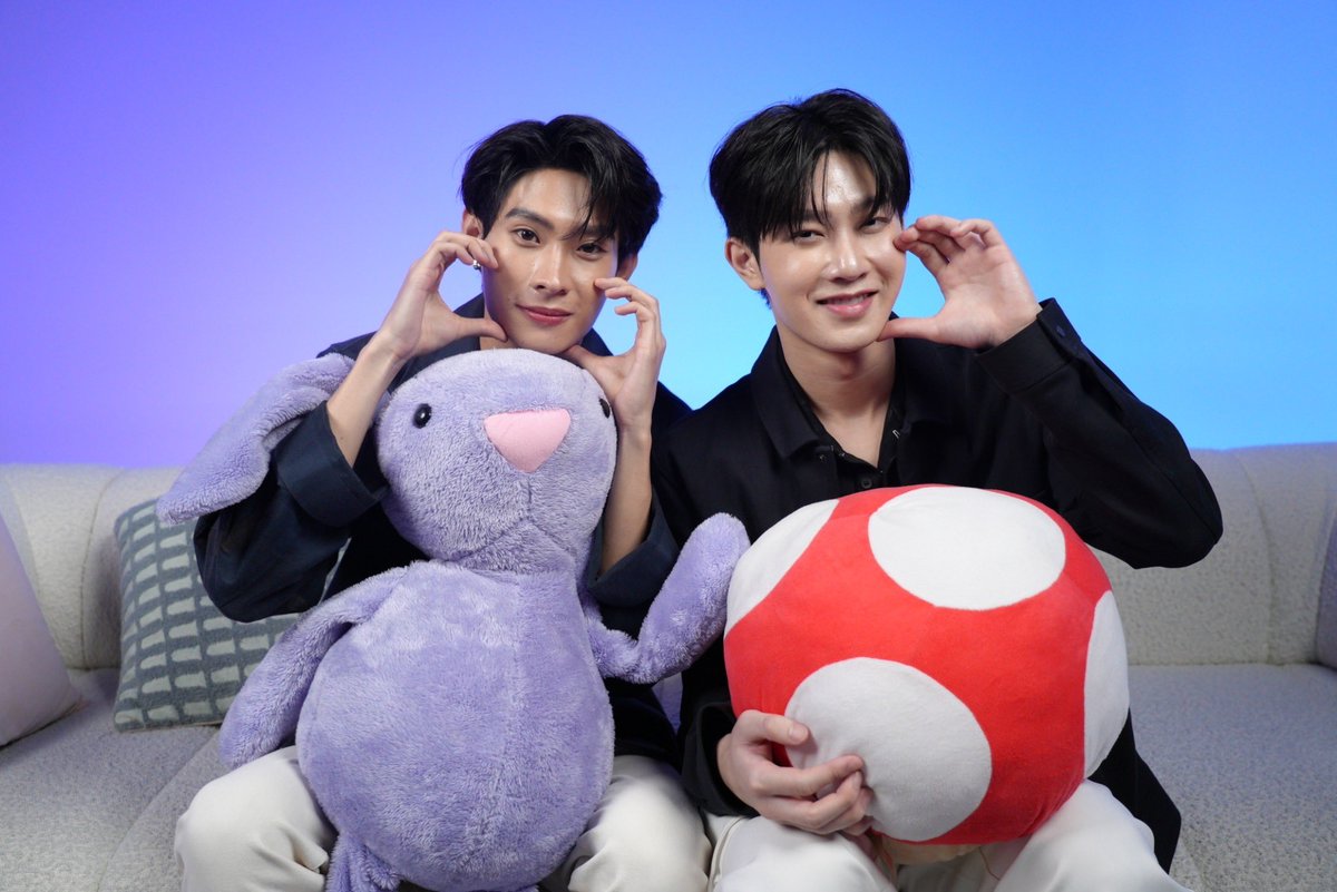 Pewiimar's tweet photo. ตั้ง premiere แล้วจ้า สำหร้บรายการ #FriendsDayxTutorYim ที่พร้อมดูพร้อมกันเวลา 19:00 น. 

📌 https://t.co/Y6hbUGB96b

วันนี้มาช่วยกันปั่นแท็กหน่อยได้ม้าย อยากรู้ว่าทุกคนชอบโมเม้นไหนกันบ้าง ฝากทุกคนด้วยน้า

#TutorYim #TutorKrp #Mynameis_yim #FriendsDay #เพื่อนกันวันนึงส์ https://t.co/Je7lYuN1Ij