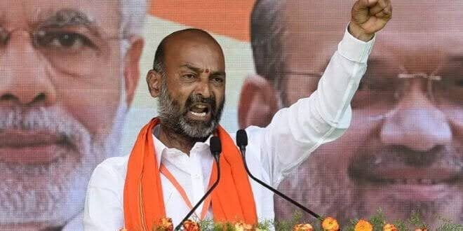 UttarandhraNow's tweet photo. 325 ఓట్ల తేడాతో బండి సంజయ్ పరాజయం.
#TSPolls #UANow
#BandiSanjay https://t.co/hGWLsnrEe4
