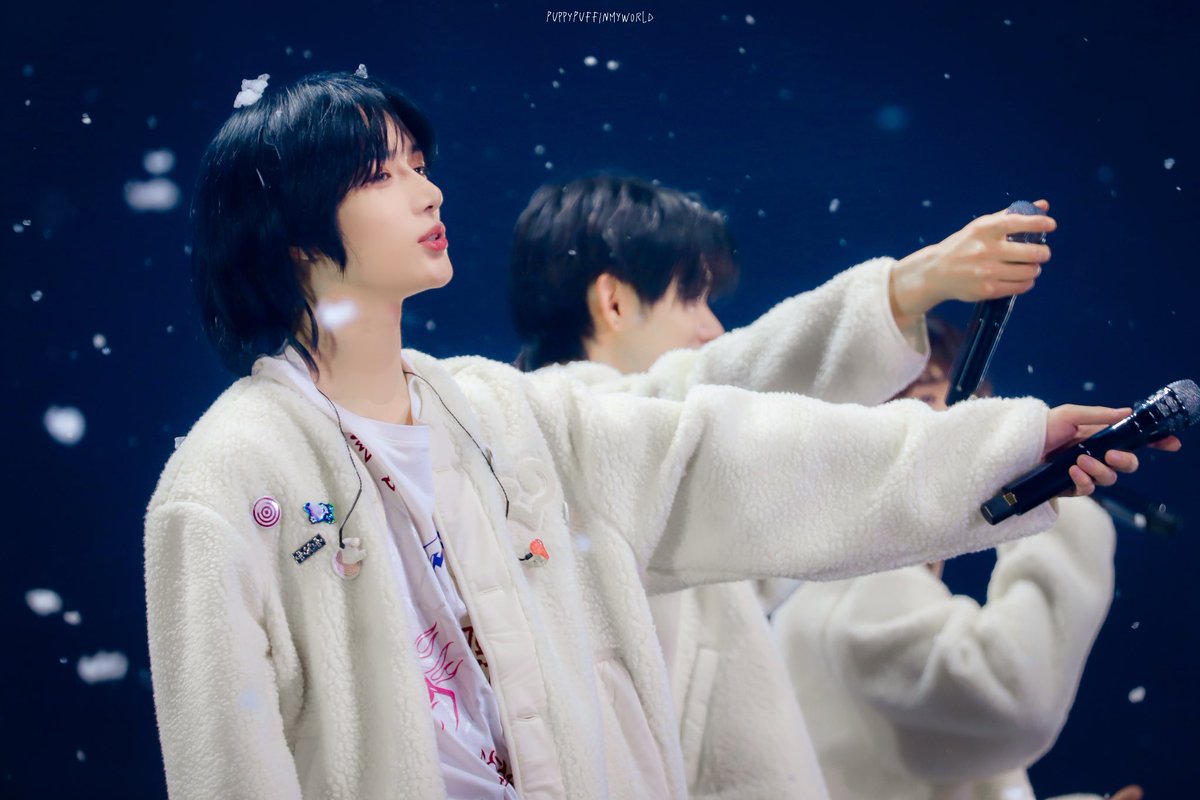 PuppyPuff_0313's tweet photo. 231203 ૮ o̴̶̷᷄ ·̫ o̴̶̷̥᷅ ა

❄️🥺

#범규 #BEOMGYU 
#TXT_범규 #TXT_BEOMGYU 
#투모로우바이투게더 #TXT 
#TOMORROW_X_TOGETHER https://t.co/kkvlFq0Ns7