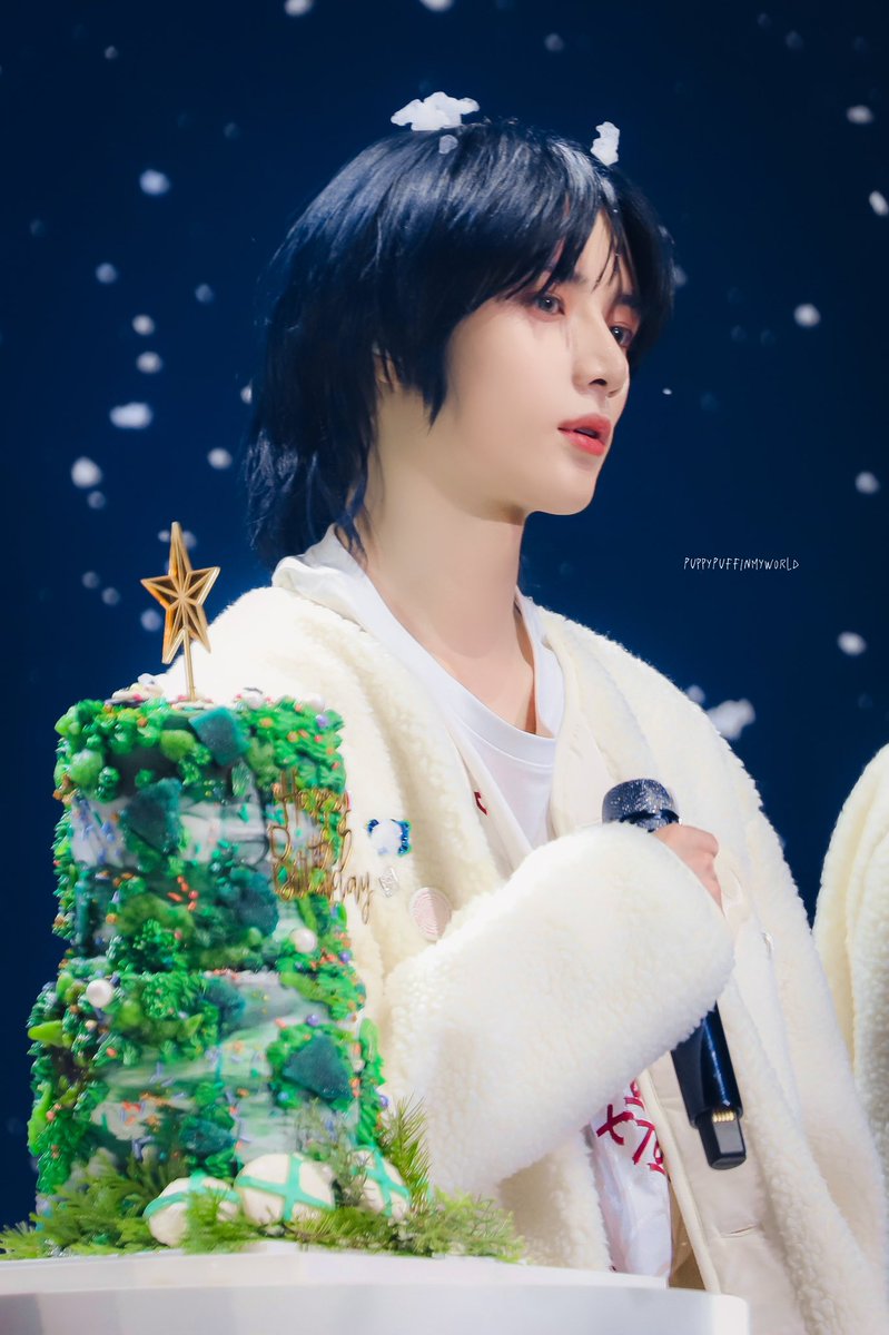 PuppyPuff_0313's tweet photo. 231203 ૮ o̴̶̷᷄ ·̫ o̴̶̷̥᷅ ა

❄️🥺

#범규 #BEOMGYU 
#TXT_범규 #TXT_BEOMGYU 
#투모로우바이투게더 #TXT 
#TOMORROW_X_TOGETHER https://t.co/kkvlFq0Ns7