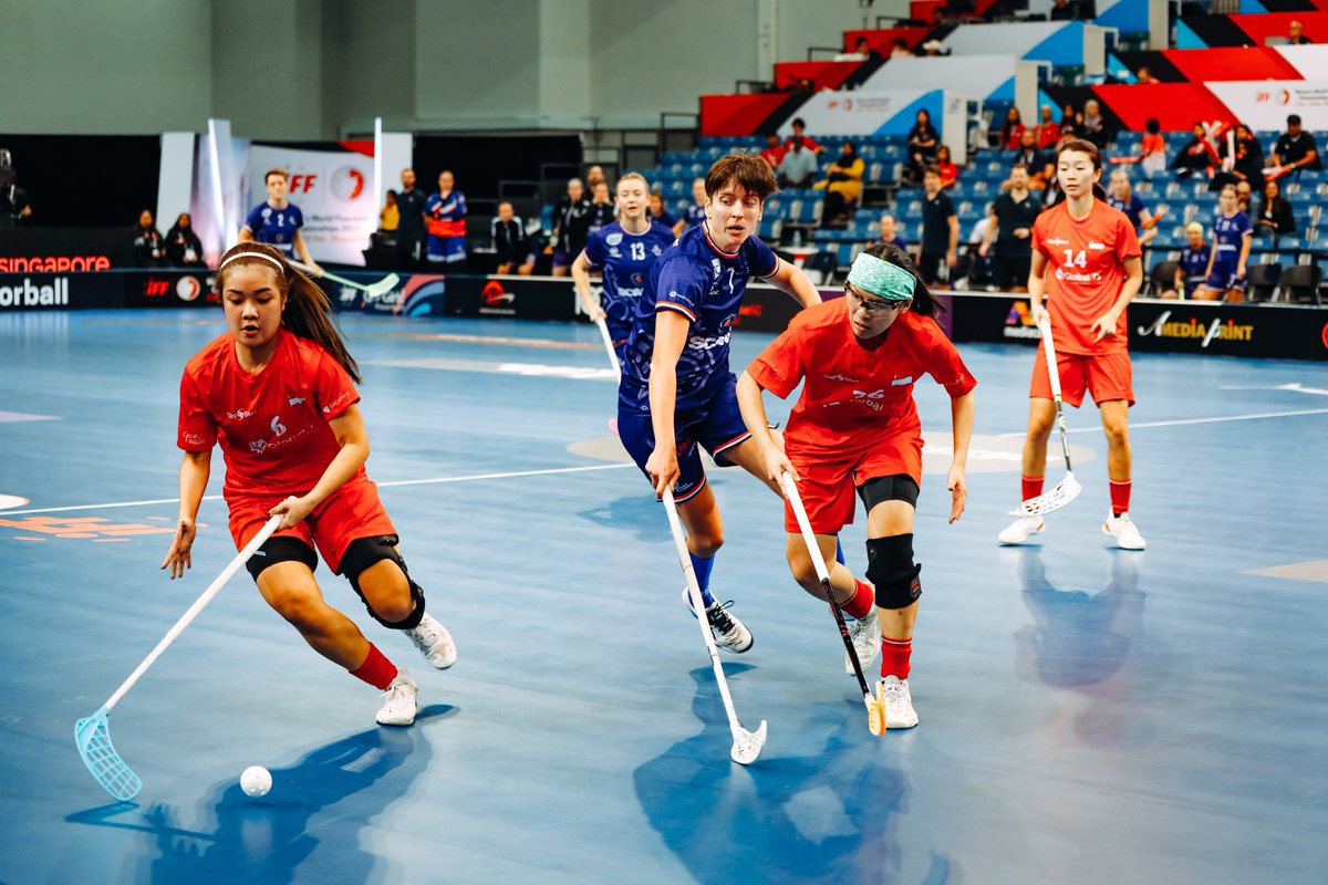 Standard Chartered Singapore Marathon + World Women’s Floorball Championship weekend ✅

A weekend that consisted of 4 hours of sleep, waking up at 230am, shoots, interviews and rushing around fighting road closures 💀 An experience for the books