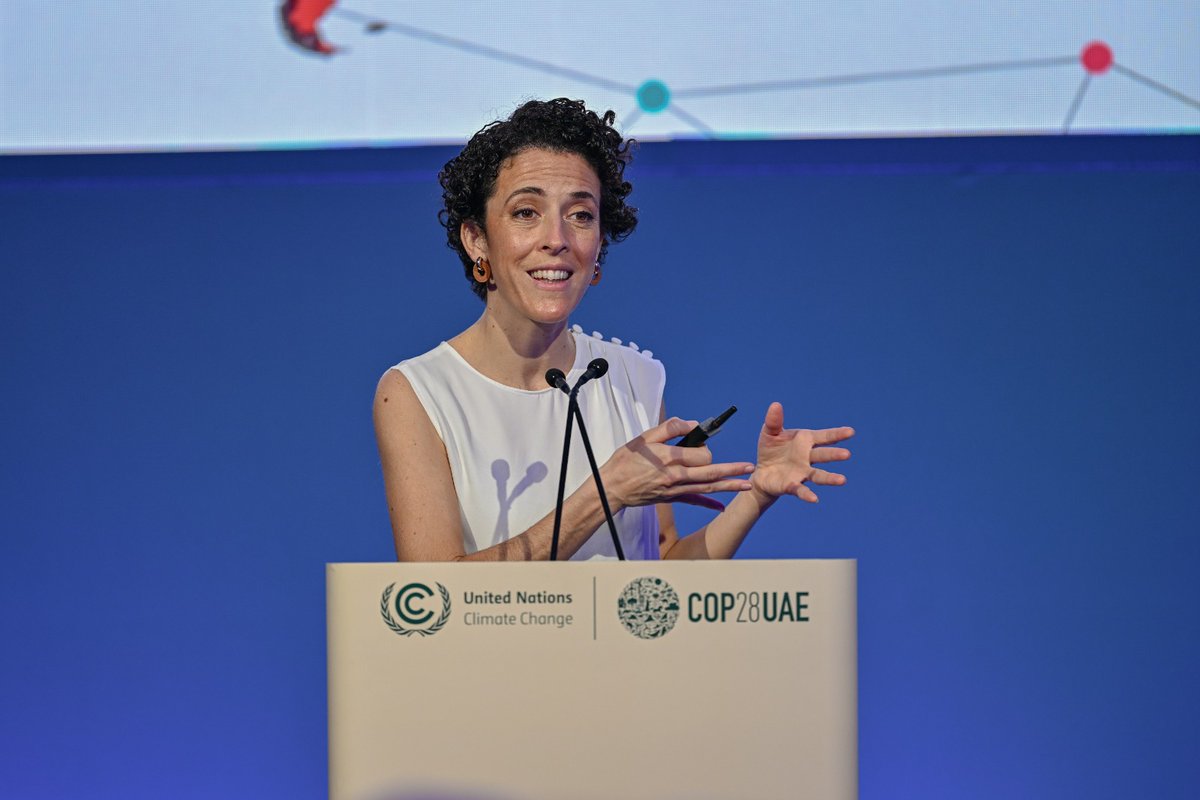 COP28_UAE's tweet image. Today at COP28, the event ‘How does climate change affect our health’ unpacked the negative impacts of climate change on health and well-being with insights from frontline and vulnerable communities. 

The landmark 2023 Report of the Lancet Countdown on Climate and Health was…