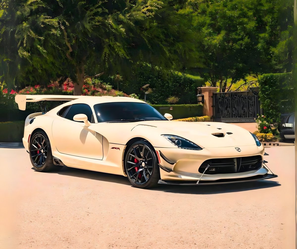 𝟏 𝐨𝐟 𝟏 𝐂𝐫𝐞𝐚𝐦 𝐁𝐞𝐢𝐠𝐞 𝐃𝐨𝐝𝐠𝐞 𝐕𝐢𝐩𝐞𝐫 𝐀𝐂𝐑 
📸 : Kyle Fletcher (@kfletchphotography)
#dodgeviper #viperacr #autohubofficial