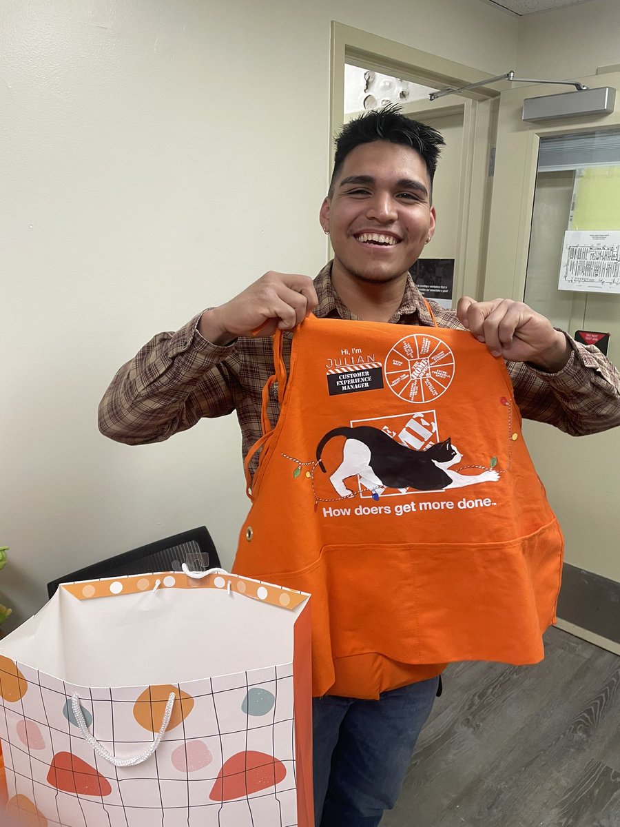JulianGarciaHD's tweet photo. Yesterday was my last day Mira Mesa, tough saying bye to many great people and the squad! Poway, I’ll see you soon! 🤙 https://t.co/L5Z2dJWU0R