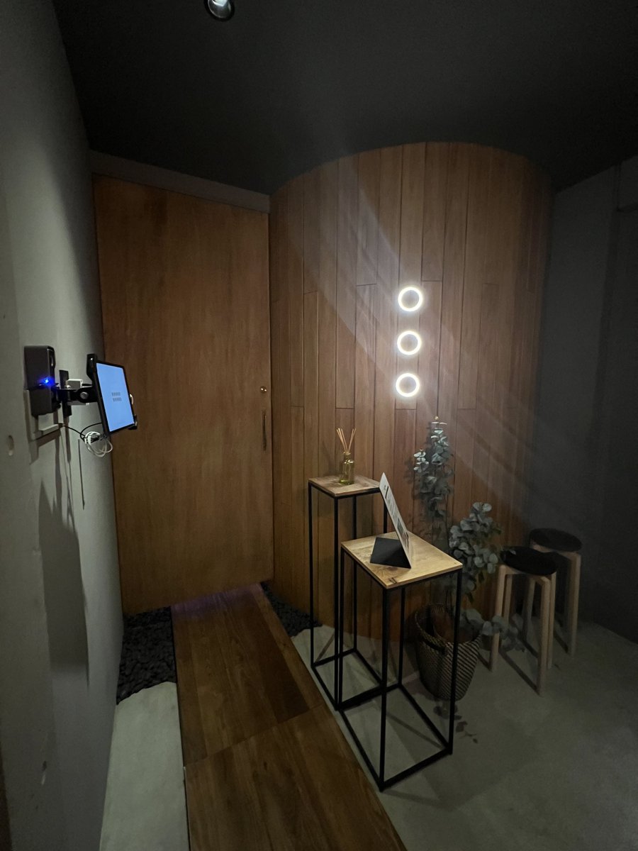 saunashachonkgw's tweet photo. 福岡のSAUNA OOO、こだわりに感動する個室サウナでした。瞑想系サウナ、壺湯の水風呂から、畳の小上がりで即落ち。
東京、福岡ときたので、大阪も行きたいです。 https://t.co/m4j3igqlSa