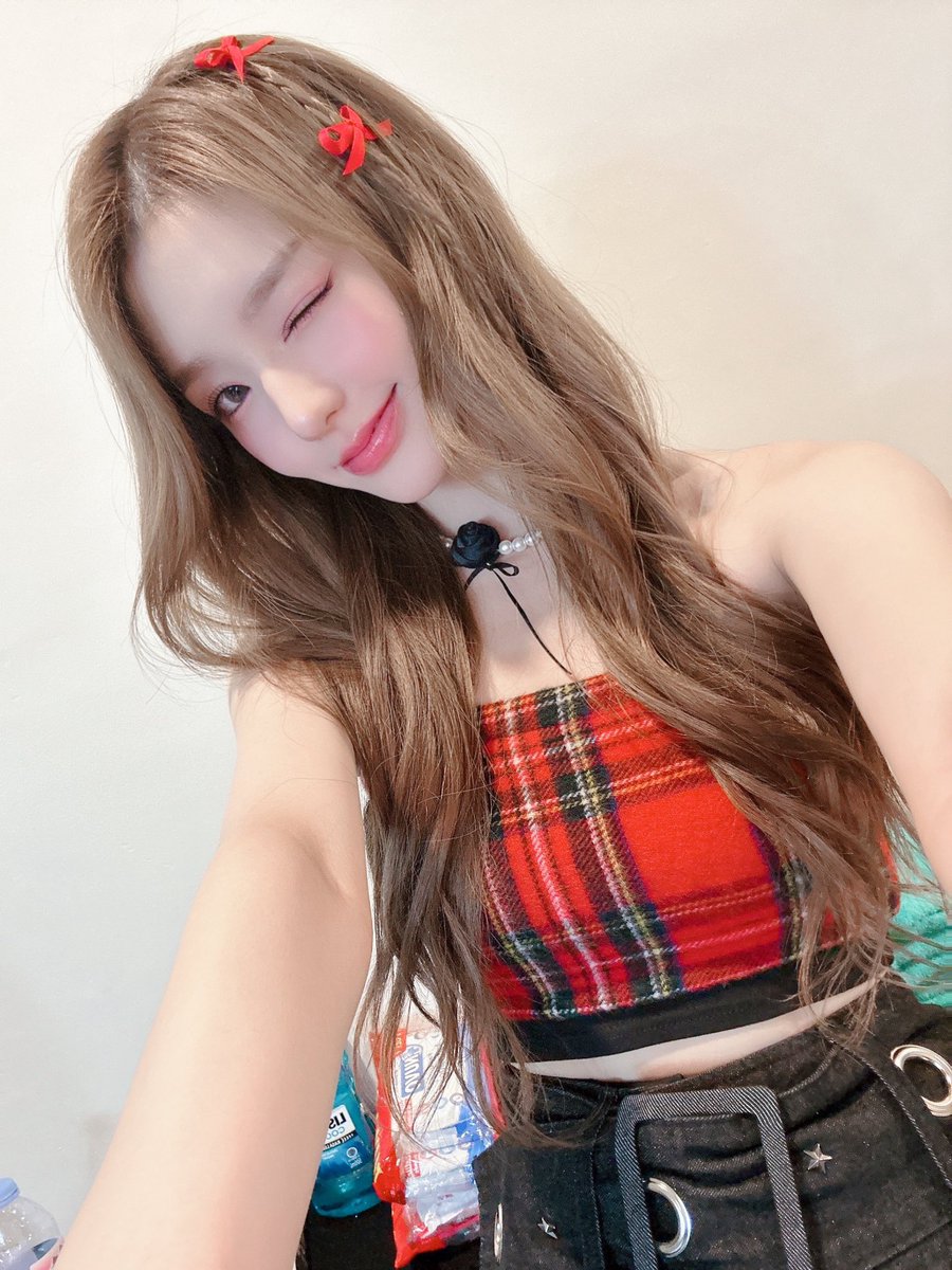 5ecretNumber's tweet photo. [*****]

📷 Pre-Christmas K-pop Concert Behind
Merry Christmas🎄

#SECRET_NUMBER #시크릿넘버 
#WAAO https://t.co/ZYJTLVLxJG