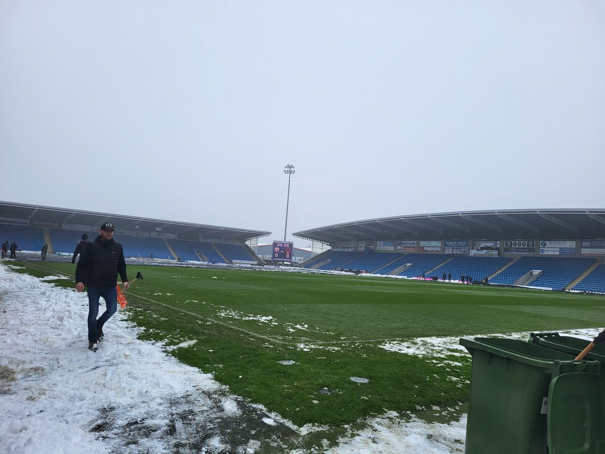I checked how it was going when dropping my son off at work at <a href="/ChesterfieldFC/">Chesterfield FC</a> earlier. Was so lovely to see a few Leyton Orient fans helping to clear the pitch ⚽️💙