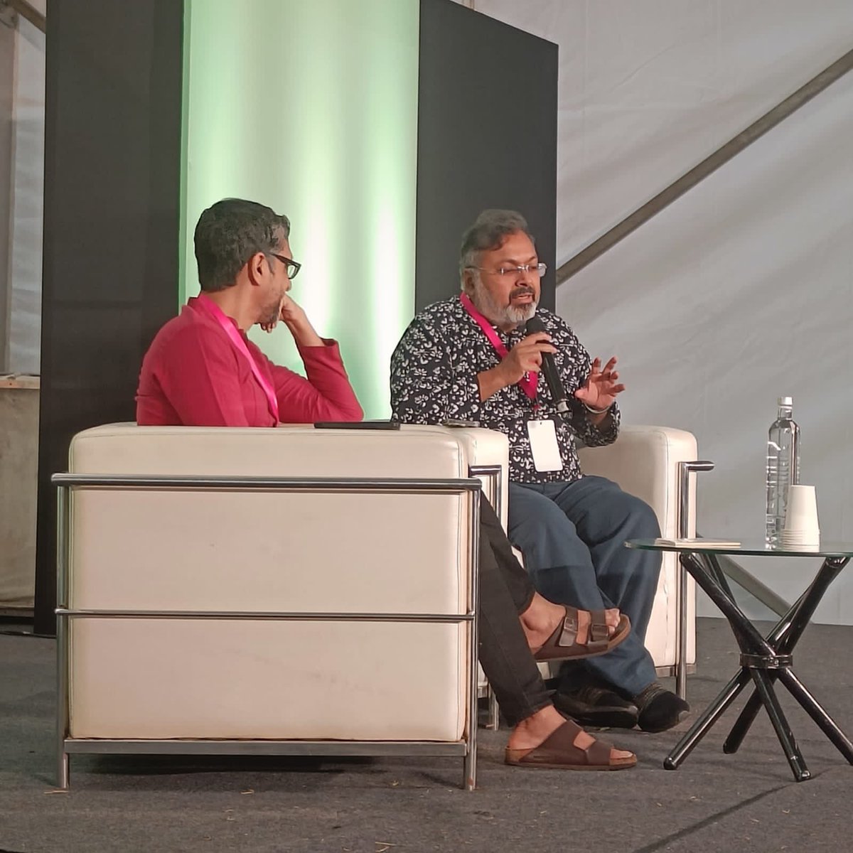 HarperCollinsIN's tweet image. In conversation with #KrishAshok, @devduttmyth talks about his latest book on the tenets and principles of #Jainism: Bahubali at @BlrLitFest 

#BlrLitFest