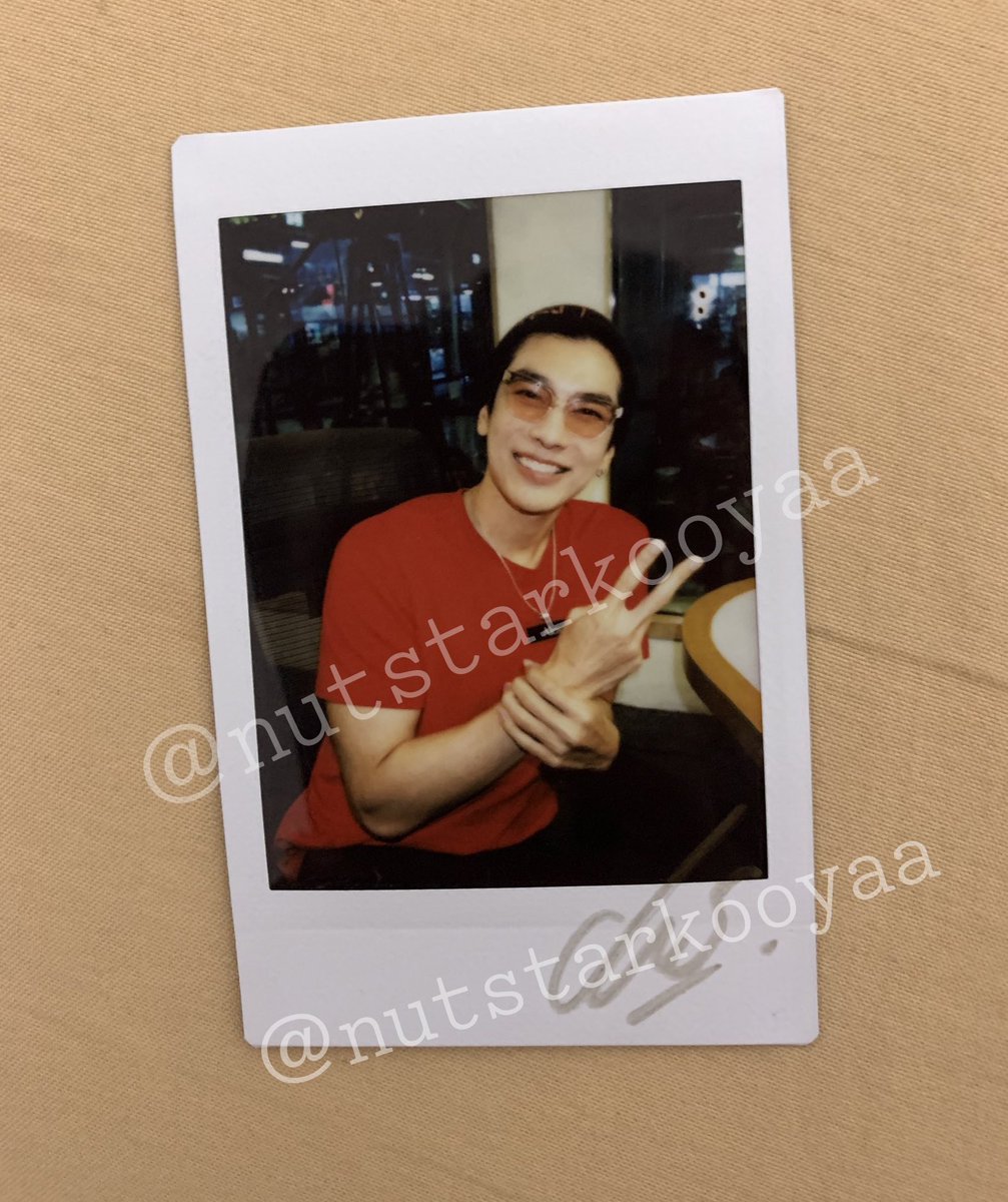 nutstarkooyaa's tweet photo. ส่งต่อค่ะ‼️
❥𓂃𓏧โพลาลอยด์พี่มิวพร้อมลายเซ็นสด พี่มิวชุดนี้มีใบเดียวในโลก🤭

WTS‼️
❥𓂃𓏧p’mew polaroid with real sign

สนใจ DM ค่ะ// Ask via dm ka
#ตลาดนัดหวานใจ 
#ตลาดนัดหวานใจมิวกลัฟ 
#ตลาดนัดมิวกลัฟ 
#ตลาดนัดmss https://t.co/9qZrIjQYlc