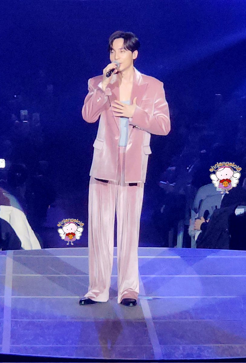 SHCJAngelOT6's tweet photo. 20231203 (Day 3)
ROY KIM Roy Note Concert
A perfect Year End Concert for my 2023! It took me a few years to watch you back in Seoul but, all worth the trip from Manila to see you again! 🥰🫶🌹 Beautiful voice and concert as always, Roy!
#로이킴 #ROYKIM #Roy_Note @RoySangwooKim https://t.co/yxe4Mf3bLK