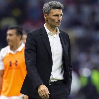 SeniorRedonda10's tweet photo. Referente al Tano ortiz: me parece poco logico sentirse tranquilo despues de que practicamente haya regalado los dos partidos, sigo sin entender como lo eligieron para dirigir a rayados.
Ni siquiera en America gano algo, y viendo como esta el America, No creo que fue gracias a el https://t.co/9ptKdrcBwN