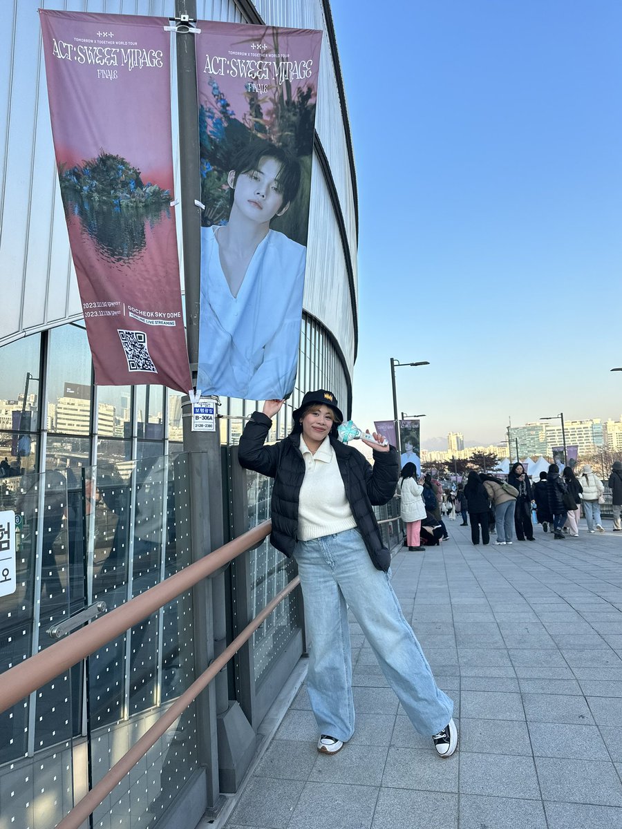 yeonjunvol6's tweet photo. REALITY SINKING IN 🫶🏼 #ACT_SWEET_MIRAGE @TXT_bighit https://t.co/GAMVKgAFh3
