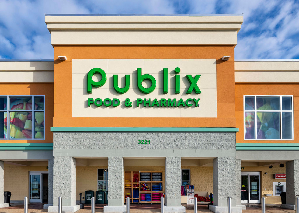 Forbes's tweet photo. Where did Publix land on #ForbesBestCustomerService list? https://t.co/e1ZbHHQrgl https://t.co/aOdazQiOgl