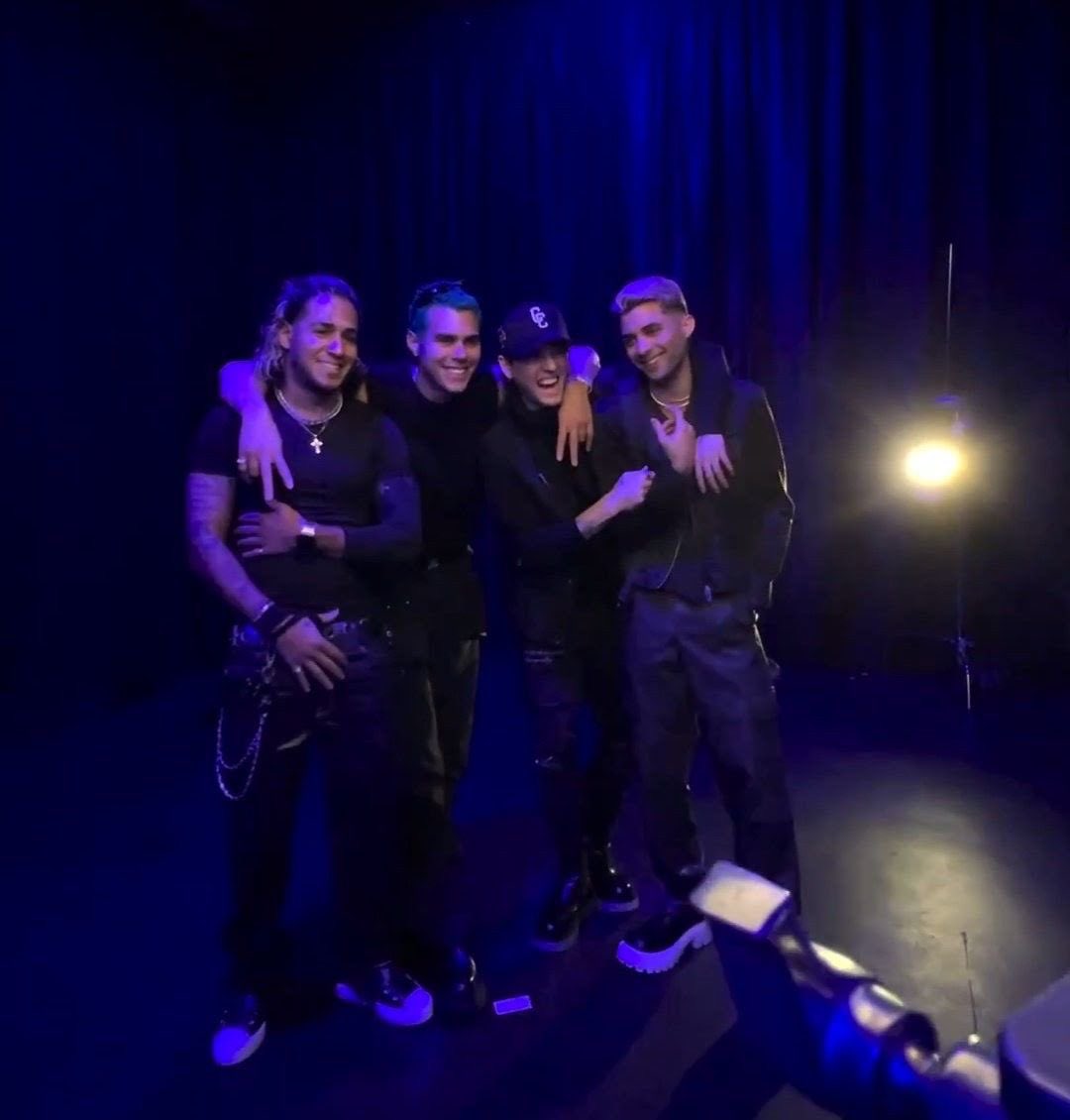 velezxtriplet's tweet photo. CNCO fue la PEOR boyband latinoamericana.

Abro hilo. https://t.co/0hifn3yhic