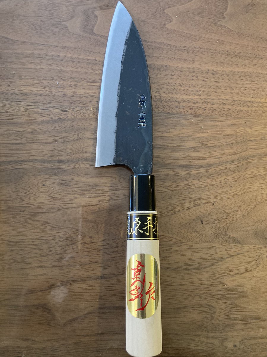 akochamman's tweet photo. かっこよい
柄本⁉️みね⁉️が太くて良い
あとは切れ味
今日は津サーフで１時間無釣果

#南島原市
#ふるさと納税
#出刃包丁
#津サーフ
#重厚感
#重光感 https://t.co/MSgBQIdq4D