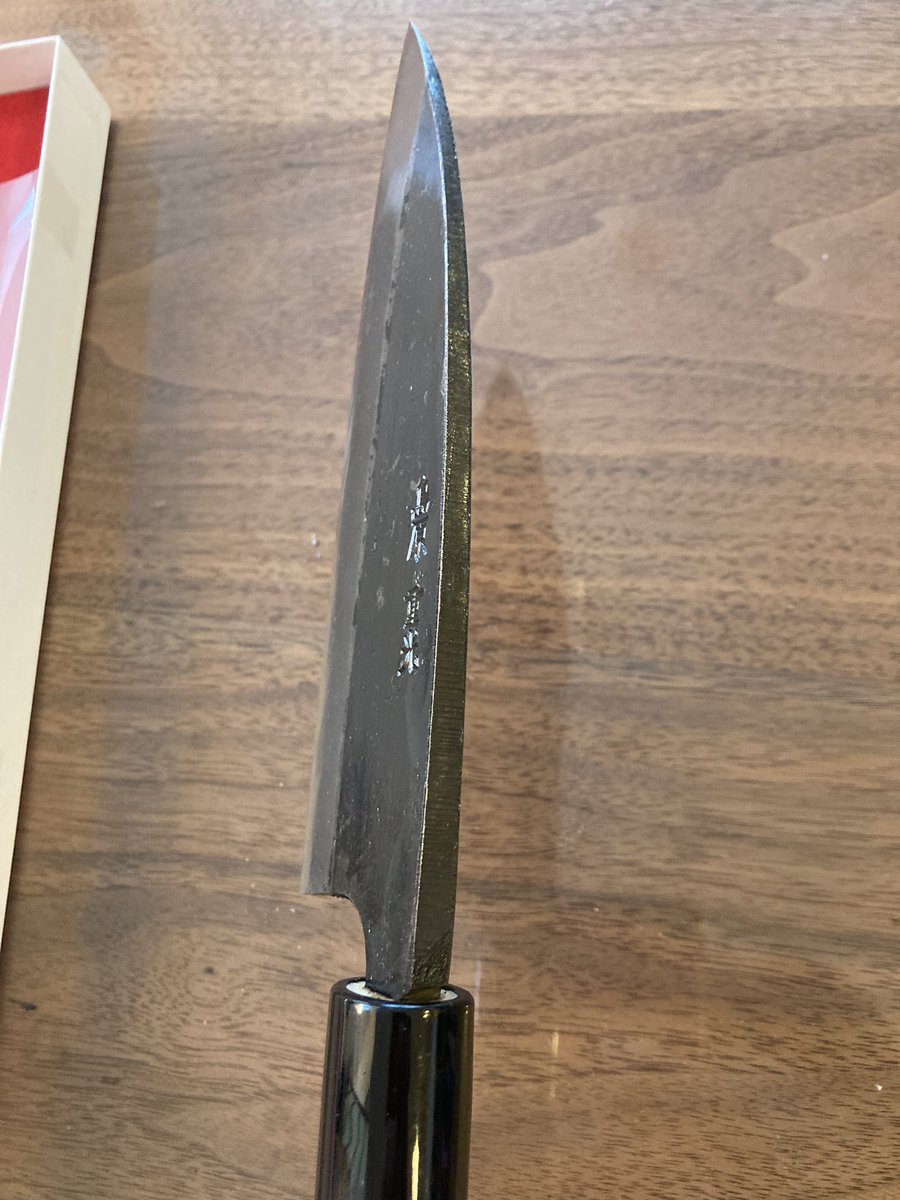 akochamman's tweet photo. かっこよい
柄本⁉️みね⁉️が太くて良い
あとは切れ味
今日は津サーフで１時間無釣果

#南島原市
#ふるさと納税
#出刃包丁
#津サーフ
#重厚感
#重光感 https://t.co/MSgBQIdq4D