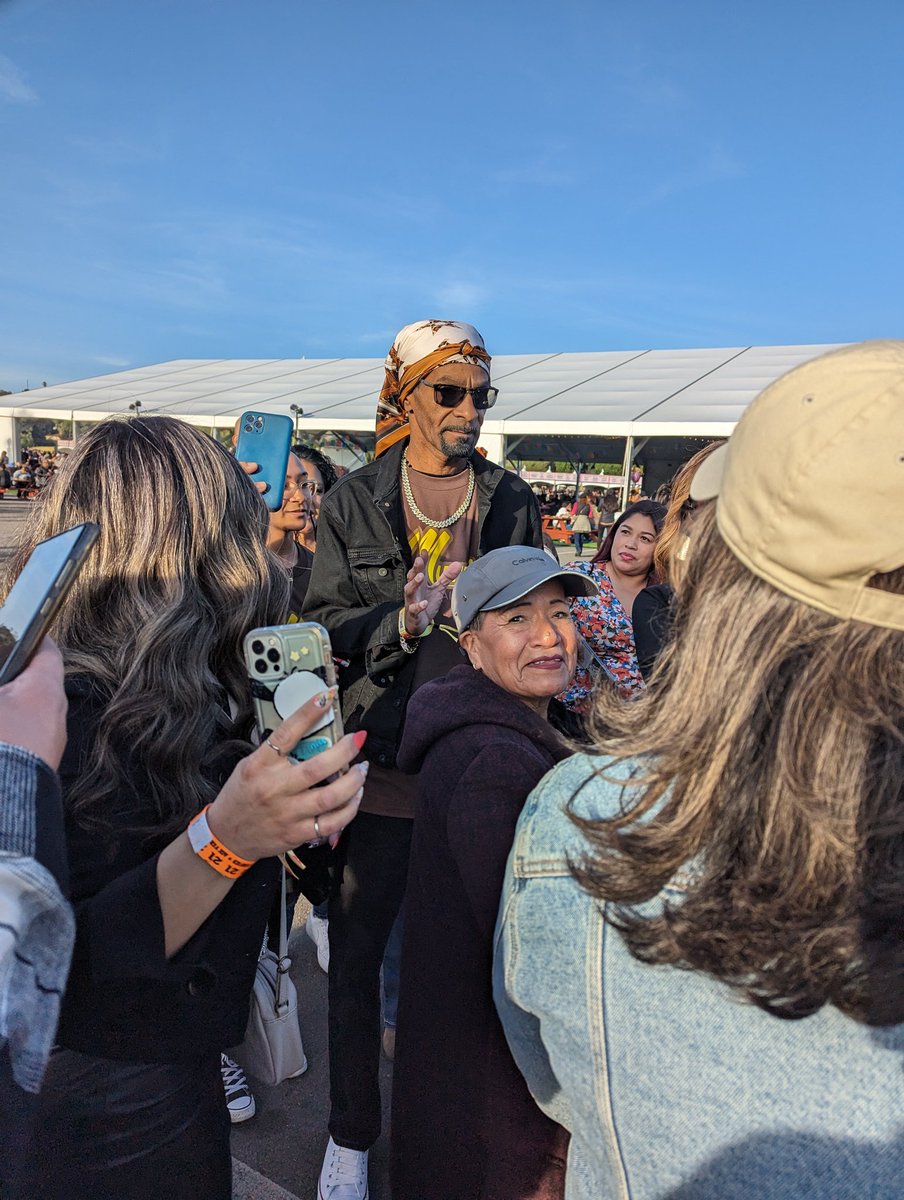 Estefanos4's tweet photo. Abuelita met snoop 🐶 at #besamemucho #LAthings https://t.co/P2L10hd2ri