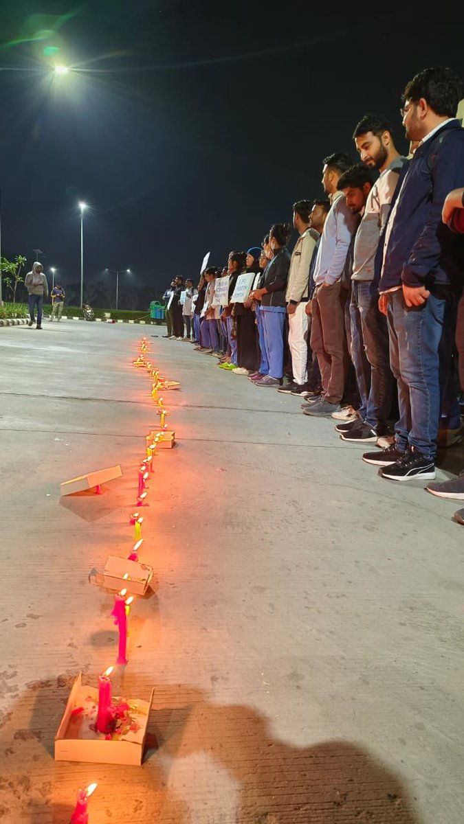 RaviPingoliya's tweet photo. Day 8
Join us in the fight for justice!We're standing up for our legal rights through a peaceful protest at AlIMS Bathinda. @mansukhmandviya
@MoHFW_INDIA @PMOIndia @harish_kajla
@ptcnews @propunjabtv
@News18Punjab @bbcnewspunjabi
#LegalRightsprotest #justiceforaiimsbtinurses https://t.co/RdRD4rLPos