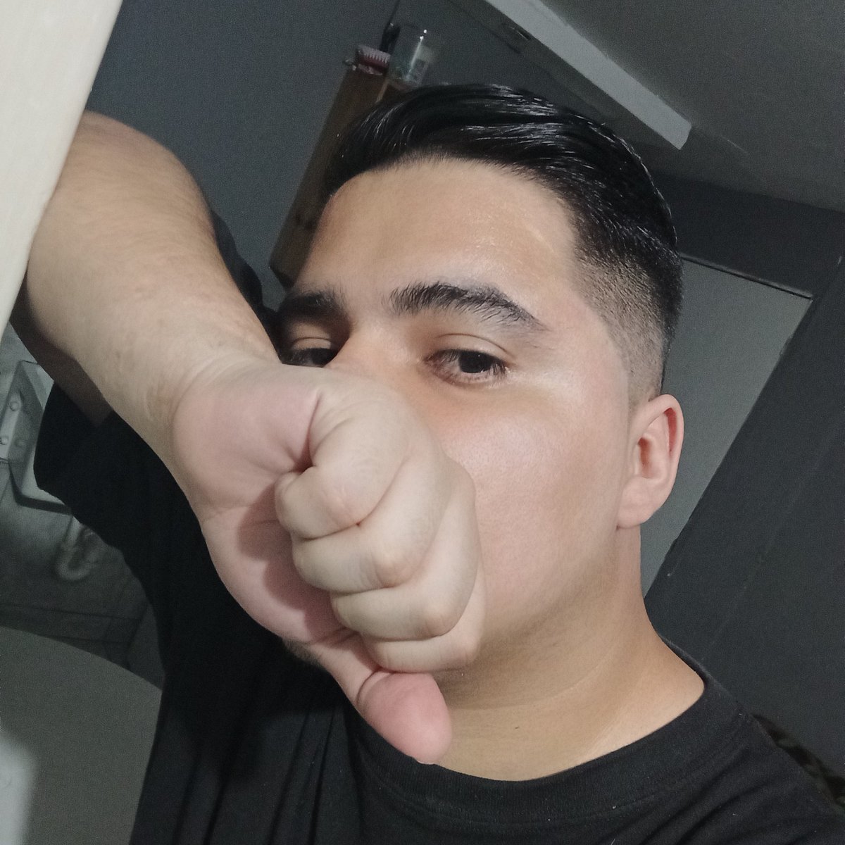 Tirando facha 😮‍💨

#NuevaFotoDePerfil