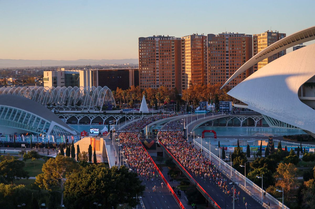 superdeporte_es's tweet image. #42KValencia 🏃 🚨 | La salida vuelve a dejar imágenes impresionantes

📸 @fcalabuig10_15

🔗 Síguelo en directo con SUPER

bit.ly/47FeOL8