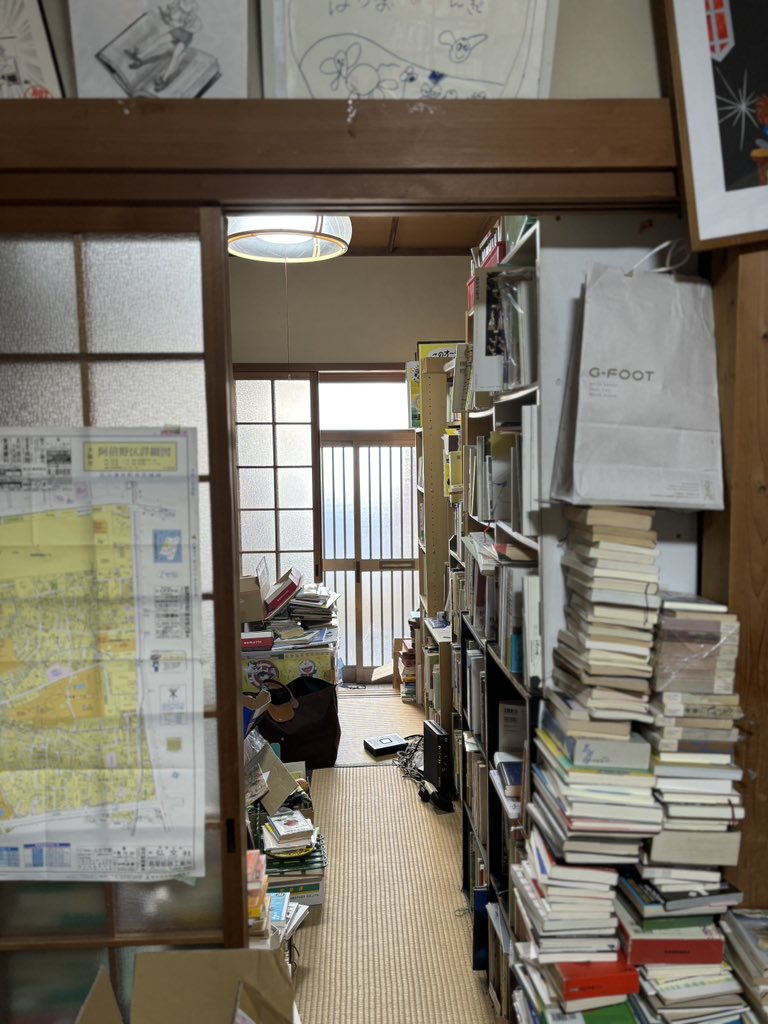 amenomi1's tweet photo. 以上久しぶりのますく堂にはしゃいで久しぶりに投稿しちゃったアカウントでした！

@namakemask 
#古書ますく堂
(行き方の説明が大変分かりやすい笑) https://t.co/aYG0WA1N1D