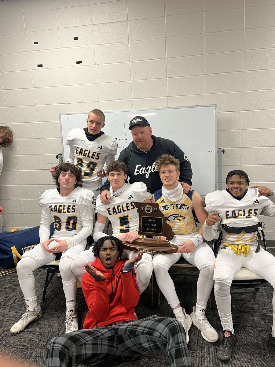 Missouri 6A State champs 
#tothemoon
#S2P