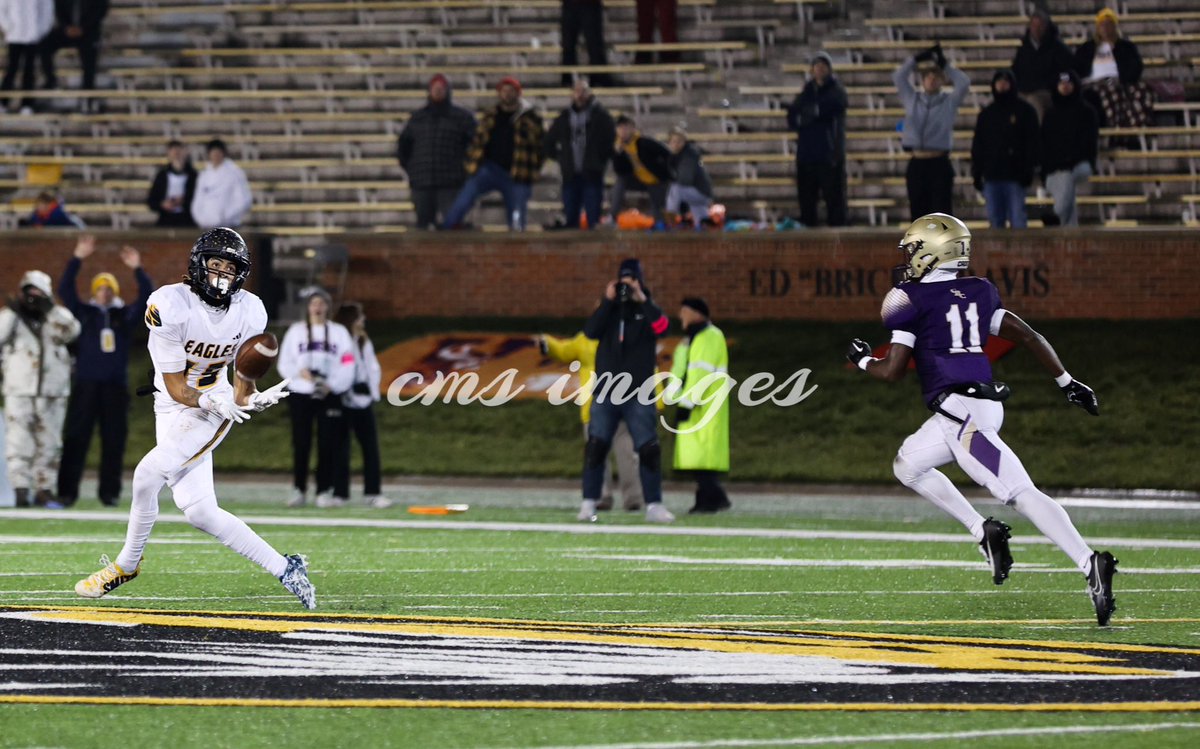 ChrisSchmitz168's tweet photo. “Purple Daze”
Penalties &amp; turnovers prove to be too much for the CBC Cadets to overcome in the @MSHSAAOrg C6 championship game, losing to the Liberty North Eagles 38-7! @CBCHighSchool @CBCFootball @LNEagleFootball @LNEaglePride @LNEagleNews @PrepSportsSTL @scoreboardguy #ShowMe23 https://t.co/SX0diY1LXL